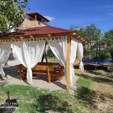 Kuca Za Odmor Lucija Διαμέρισμα *