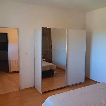 Daire Kuca Za Odmor Lucija Vrana (Zadar)