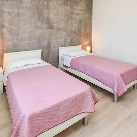 公寓 Kuca Za Odmor Lucija Vrana (Zadar)