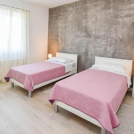 Daire Kuca Za Odmor Lucija *