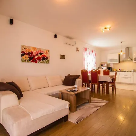 Kuca Za Odmor Lucija Daire Vrana (Zadar)